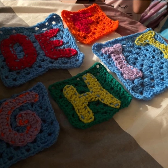 Letter name on blanket - Picture 5 of 6